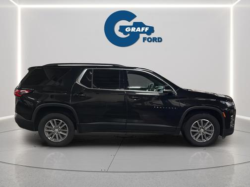 Mosaic Black Metallic 2023 Chevrolet Traverse LT Cloth