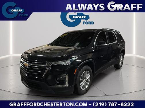 Mosaic Black Metallic 2023 Chevrolet Traverse LT Cloth