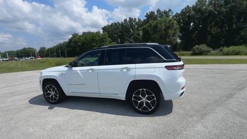 2022 Jeep Grand Cherokee 4xe Summit Reserve