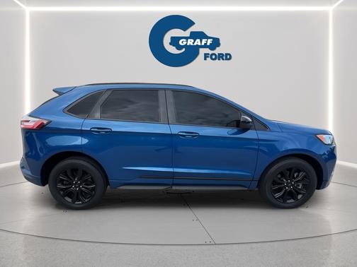 ATLAS BLUE 2022 Ford Edge SE