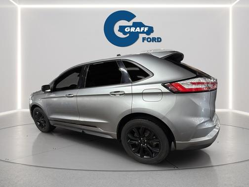 ICONIC SILVER 2022 Ford Edge SE