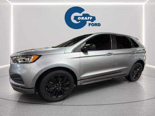 ICONIC SILVER 2022 Ford Edge SE