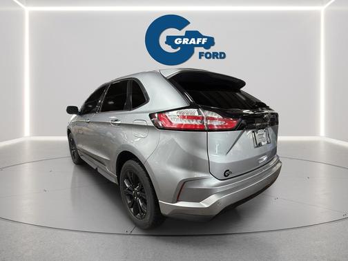 ICONIC SILVER 2022 Ford Edge SE