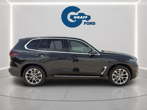 Black Sapphire Metallic 2025 BMW X5 PHEV xDrive50e