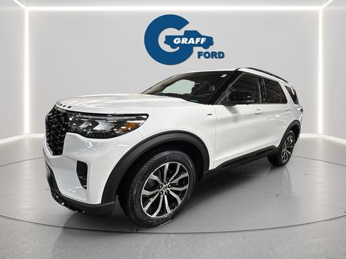 Star White Metallic Tri-Coat 2026 Ford Explorer ST-Line