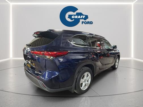 2020 Toyota Highlander LE