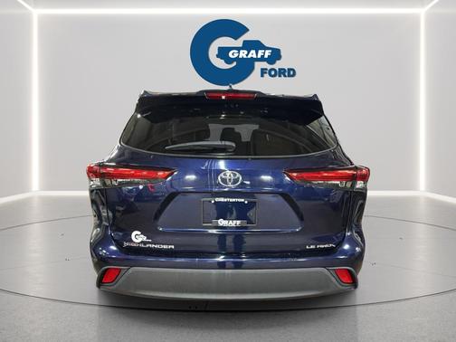 2020 Toyota Highlander LE