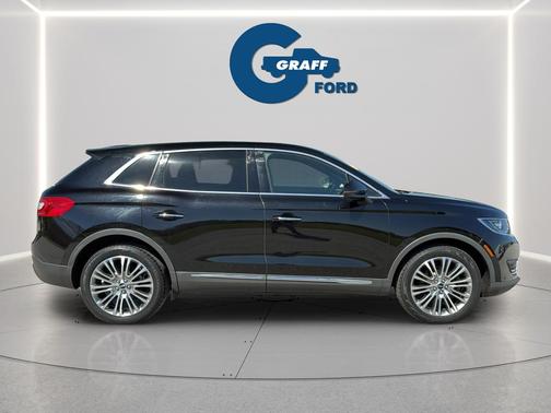 DIAMOND BLACK 2017 Lincoln MKX Reserve