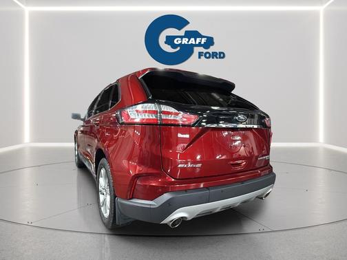 RUBY RED METALLIC TINTED CC 2019 Ford Edge Titanium