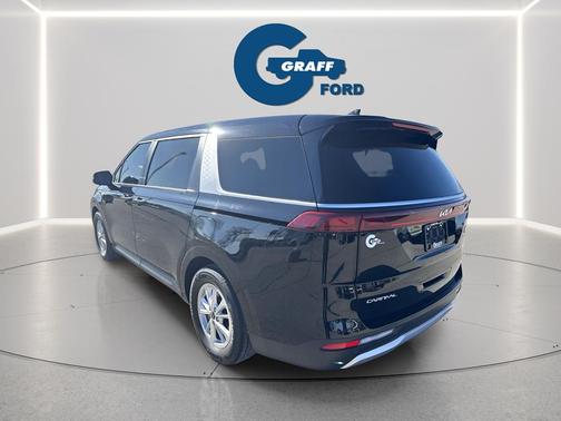 Aurora Black Pearl 2024 Kia Carnival LX