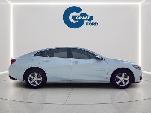 Summit White 2023 Chevrolet Malibu FWD 1LT