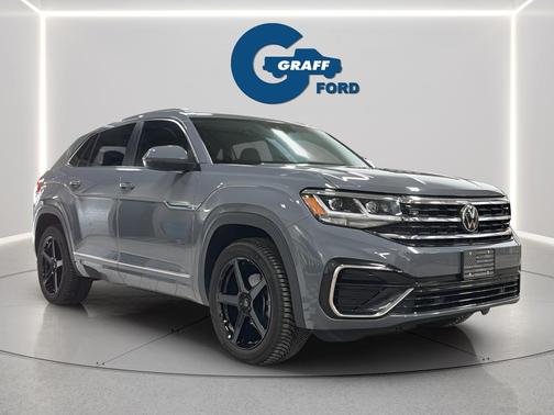 Pure Gray 2021 Volkswagen Atlas Cross Sport 3.6L V6 SEL R-Line