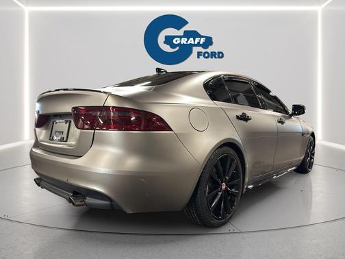 2017 Jaguar XE 35t R-Sport