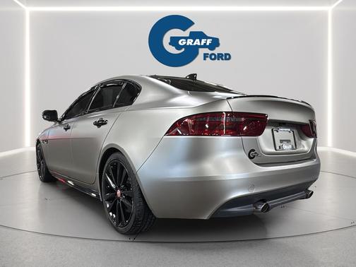 2017 Jaguar XE 35t R-Sport