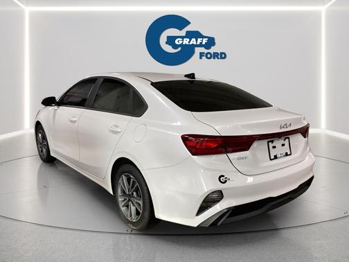 Snow White Pearl 2024 Kia Forte LXS