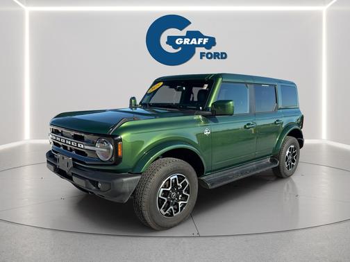 ERUPTION GREEN METALLIC 2025 Ford Bronco Outer Banks
