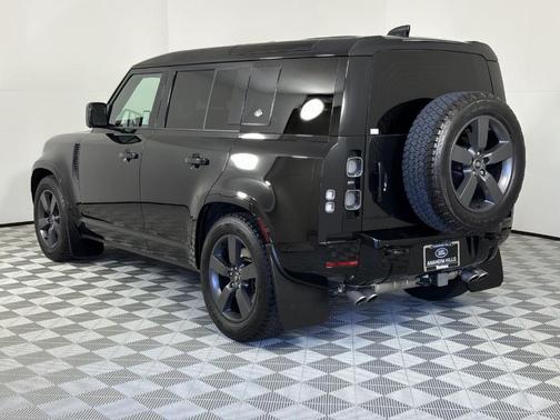 2024 Land Rover Defender P525 V8
