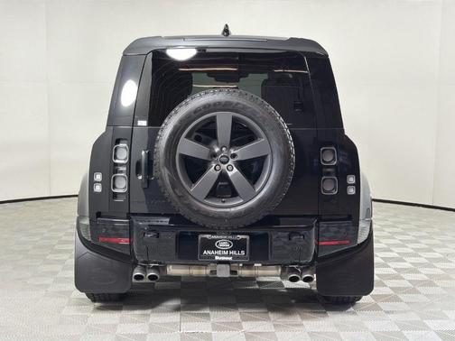 2024 Land Rover Defender P525 V8