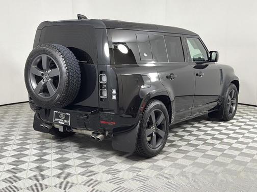2024 Land Rover Defender P525 V8