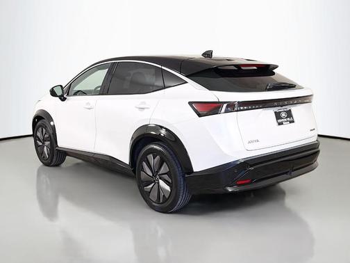 Pearl 2023 Nissan ARIYA ENGAGE