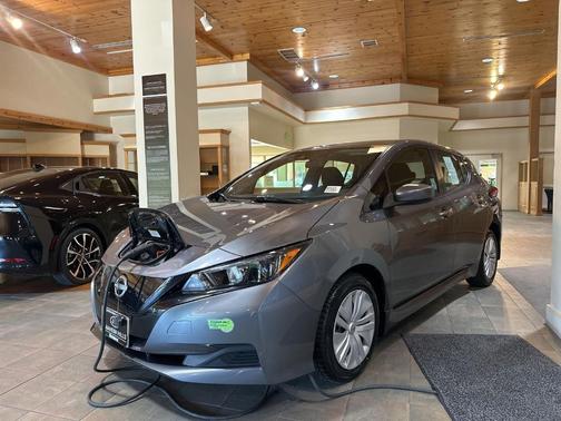 2023 Nissan Leaf S
