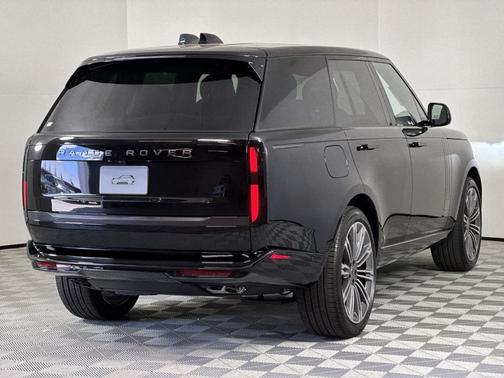 2025 Land Rover Range Rover P530 SE