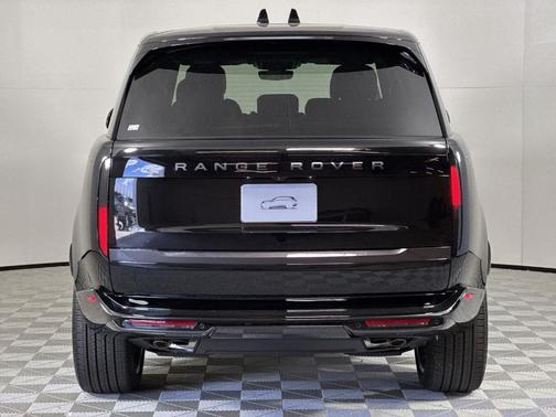 2025 Land Rover Range Rover P530 SE