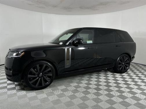 2025 Land Rover Range Rover P615 SV