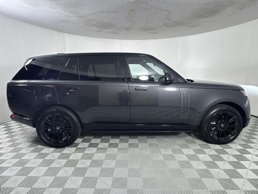 2025 Land Rover Range Rover P400 SE 7 Seat