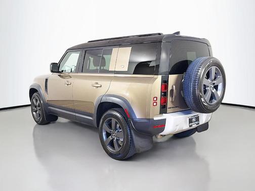 Gondwana Stone 2023 Land Rover Defender 110 S
