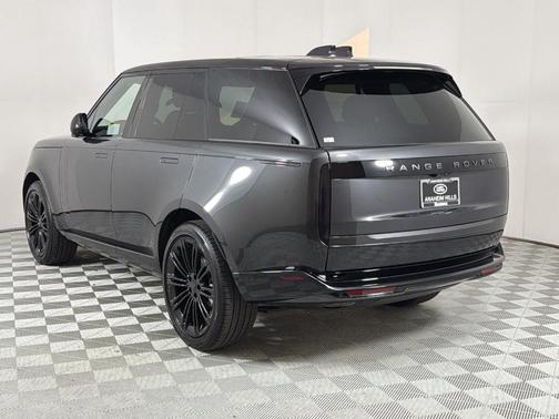 2026 Land Rover Range Rover SE