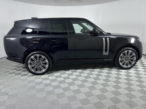 2025 Land Rover Range Rover P400 SE