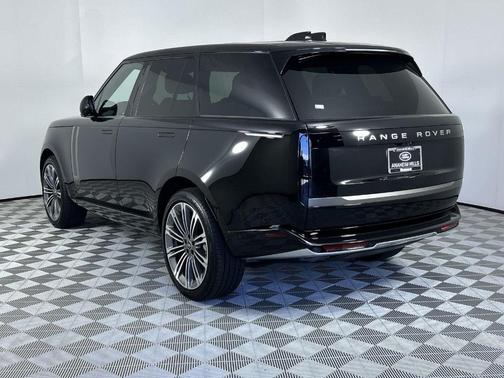 2025 Land Rover Range Rover P400 SE