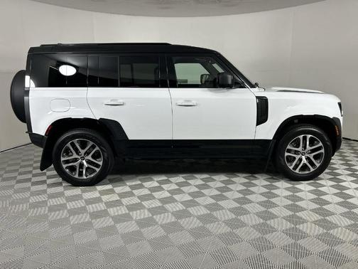 2025 Land Rover Defender P400 X-Dynamic SE