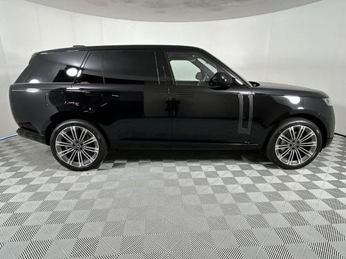 2025 Land Rover Range Rover P530 SE 7 Seat