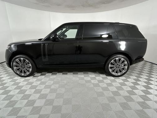 2025 Land Rover Range Rover P530 SE 7 Seat