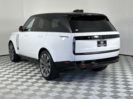 2025 Land Rover Range Rover P530 SE