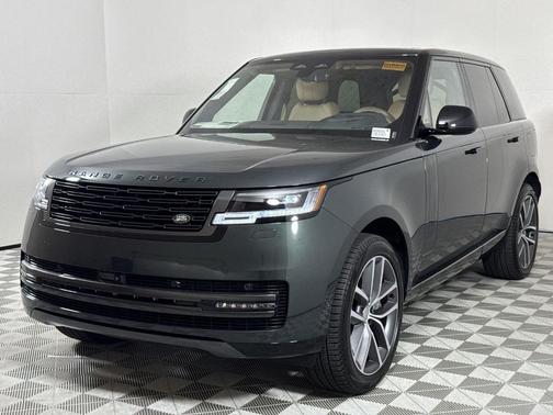 2025 Land Rover Range Rover P550e SE