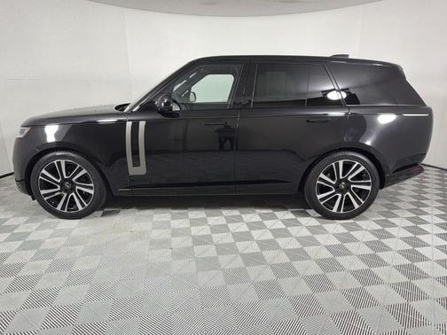 2023 Land Rover Range Rover P530 SE