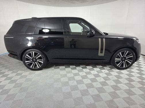 2023 Land Rover Range Rover P530 SE