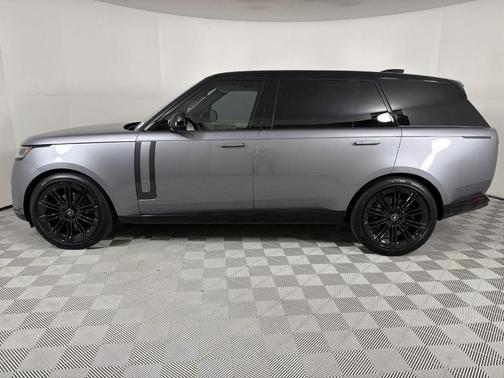 2025 Land Rover Range Rover P400 SE 7 Seat