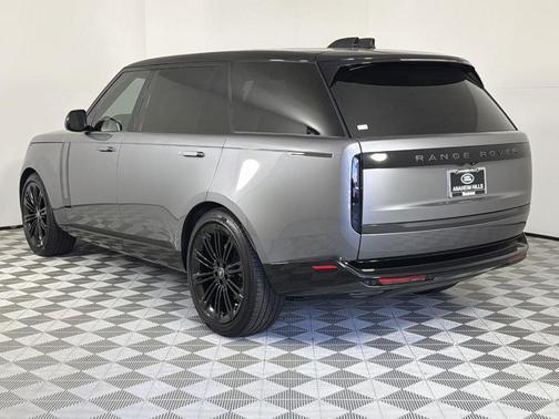 2025 Land Rover Range Rover P400 SE 7 Seat