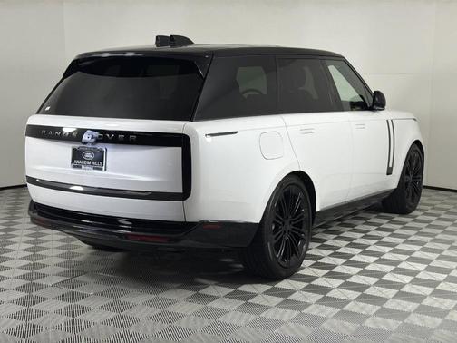 2026 Land Rover Range Rover SE