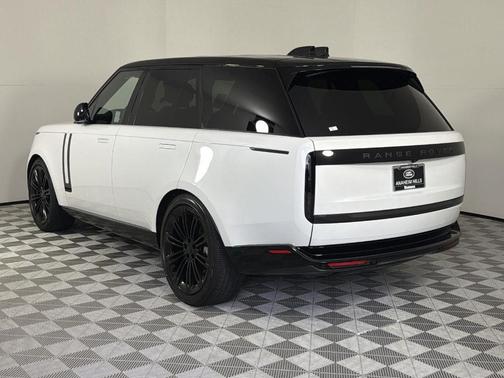 2026 Land Rover Range Rover SE
