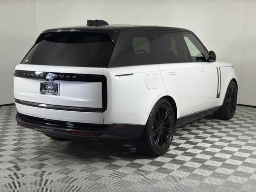 2026 Land Rover Range Rover P400 SE