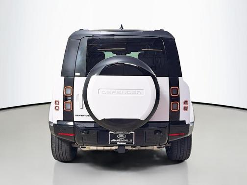 Borasco Grey 2026 Land Rover Defender P400 X-Dynamic SE