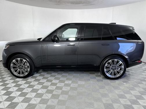 2025 Land Rover Range Rover P530 SE