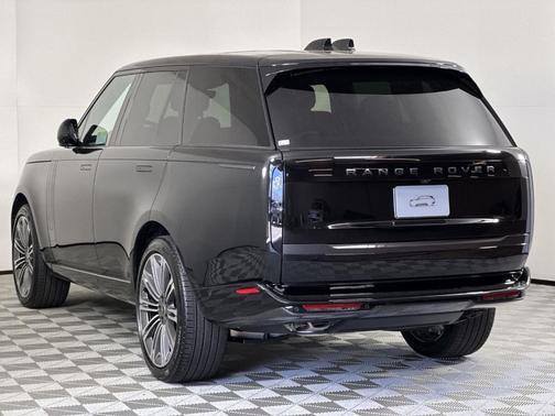 2025 Land Rover Range Rover P530 SE