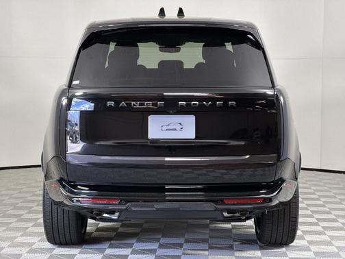 2025 Land Rover Range Rover P530 SE