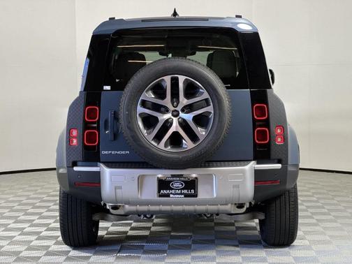 2025 Land Rover Defender P400 S